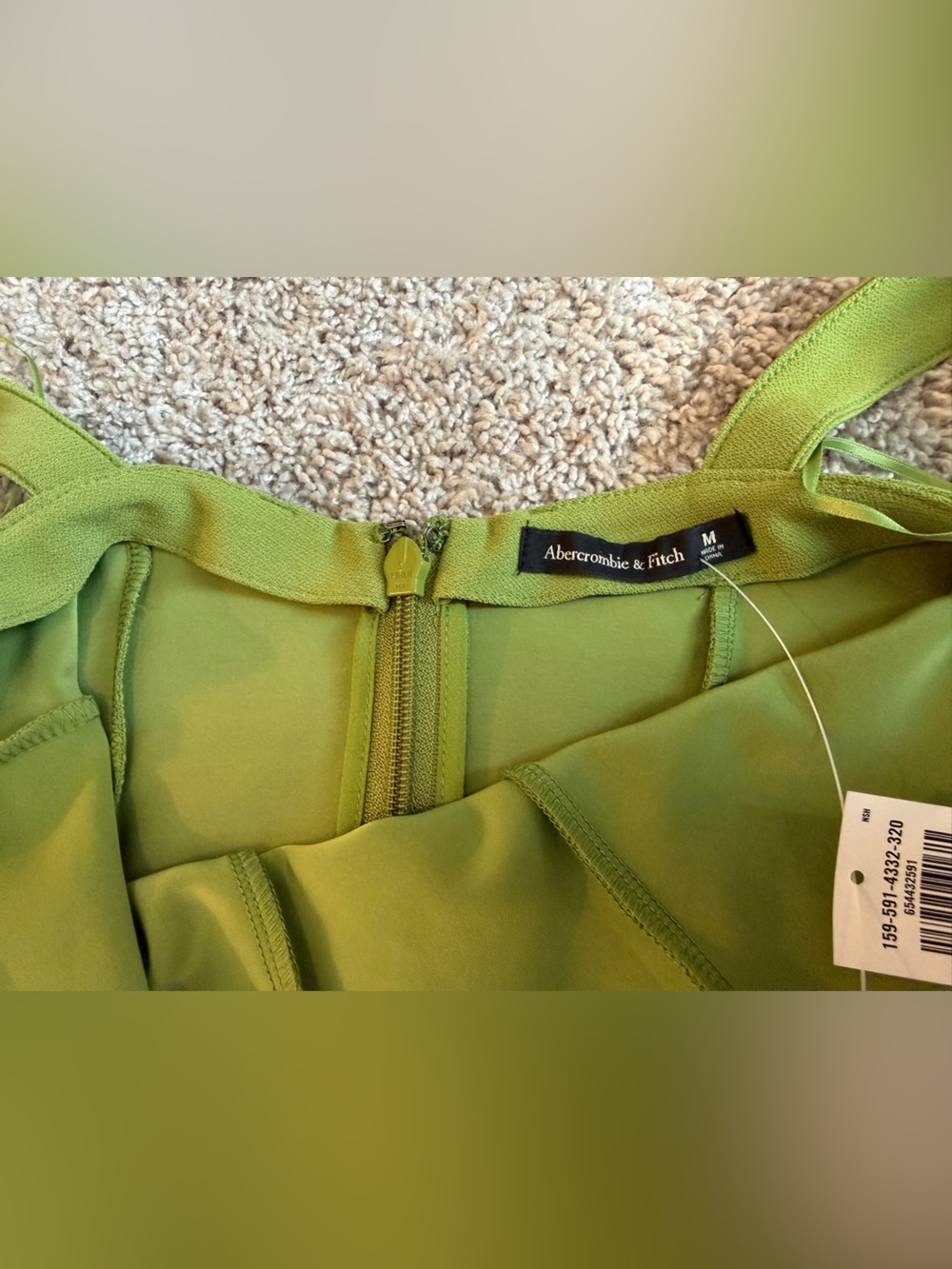 Abercrombie & Fitch Fitted Sleeveless Midi Dress w/ Sweetheart Neckline in Green - Picture 4 of 5